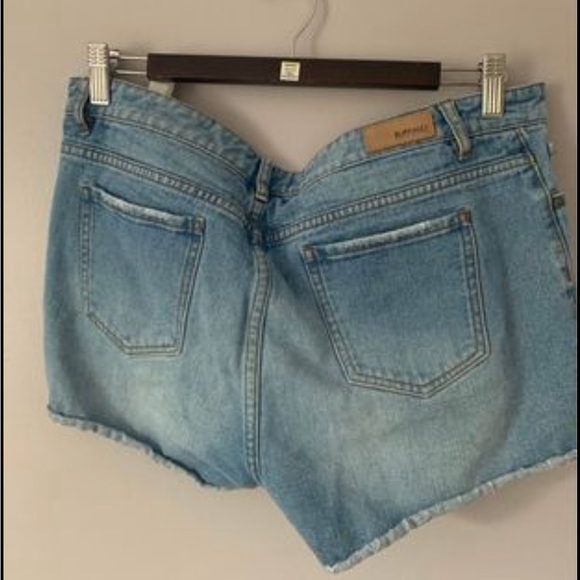 BUFFALO JEAN SHORTS - Picture 2 of 3